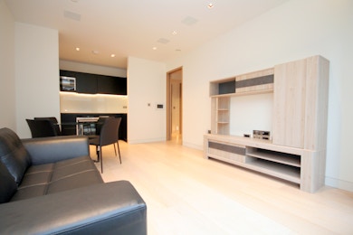 Stunning Berkeley Homes 1 bed in the heart of the City, only £740,000!